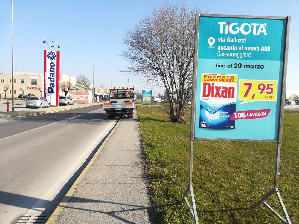Cavalletti pubblicitari per le offerte Tigotà a Casalmaggiore
