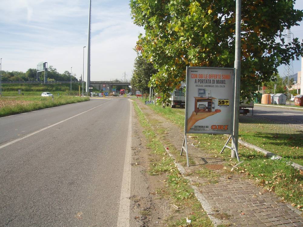 Cavalletti pubblicitari a Castenedolo per una promozione OBI