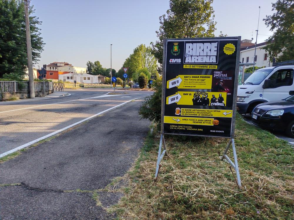 Cavalletti per il festival Birre in Arena a Viadana